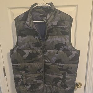 Swiss Tech Camouflage Puffer Vest